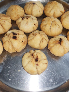 A picture of Kesar Mawa Modak.