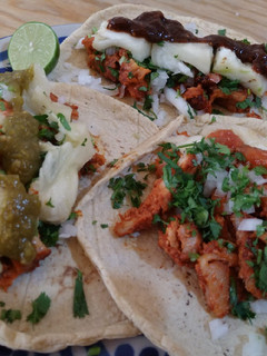 Una foto de Tacos al pastor caseros 🌮