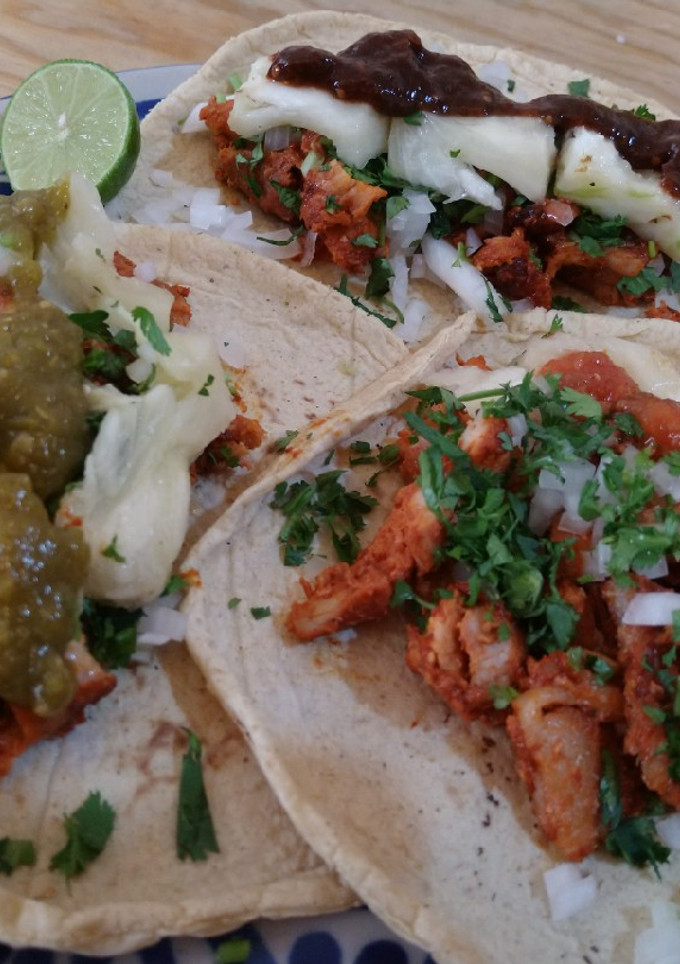 Una foto de Tacos al pastor caseros 🌮