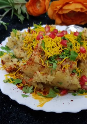 ખીચું લોચો(khichu locho recipe in Gujarati) રેસીપી મુખ્ય ફોટો