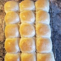 A picture of Classic Dinner Rolls.