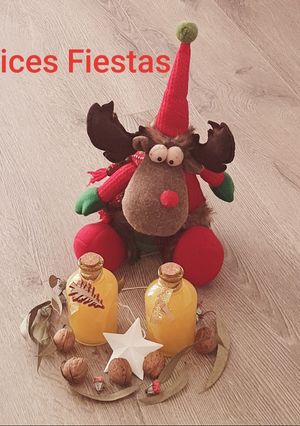 Una foto de Limoncello casero🍋🍋🍋