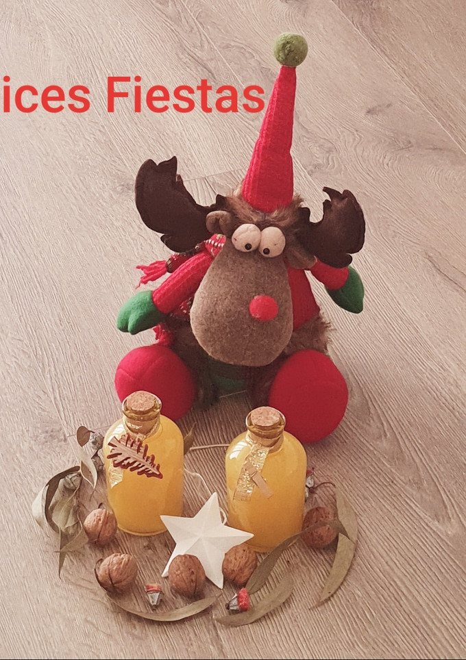 Una foto de Limoncello casero🍋🍋🍋