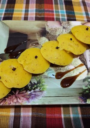 A picture of Yellow Idli.