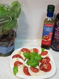 O poză a rețetei Salată caprese.