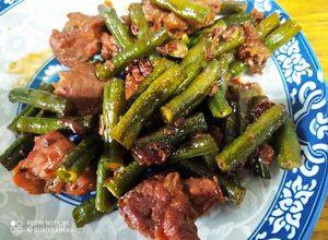 Una foto de Cerdo en adobo estilo filipino