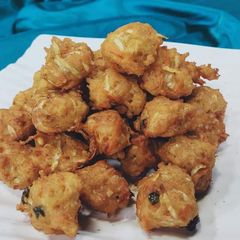 A picture of Poha pakoda.
