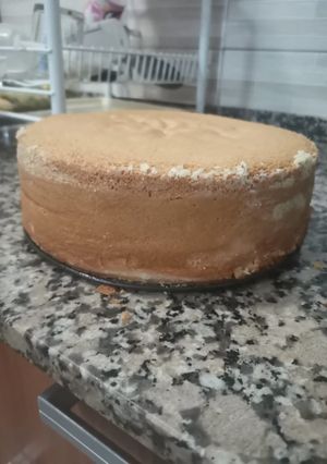 Una foto de Bizcochuelo casero para tortas de cumpleaños 🍰🎂🎉🎊