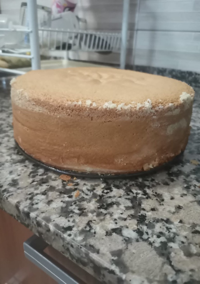 Una foto de Bizcochuelo casero para tortas de cumpleaños 🍰🎂🎉🎊