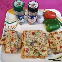 A picture of Chees Chilli Toast.