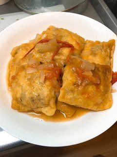 Hình của món Đậu nhồi thịt sốt cà chua.