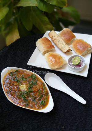 A picture of Pav bhaji.