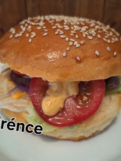 Hamburger zsemle. (Irénce módra.) 🍔🥬🧅🍅🫑 recept fotója