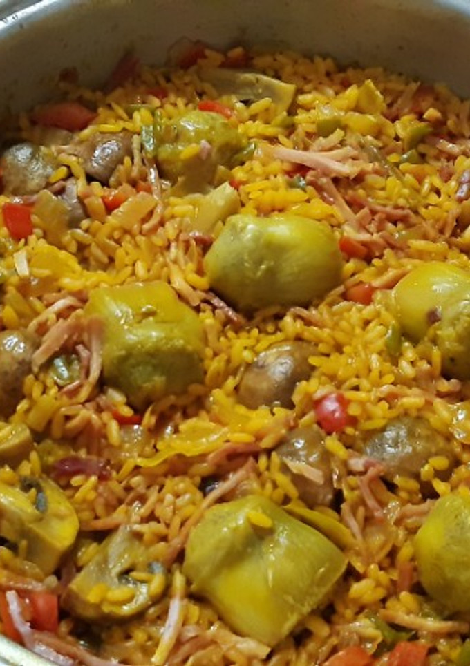 Una foto de Arroz con portobellos y alcachofas