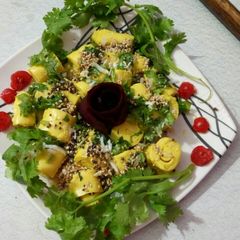 A picture of Khandvi.