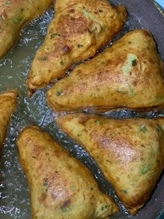 صورة لوصفة مثلثات البطاطا والجبن 🥔🧀