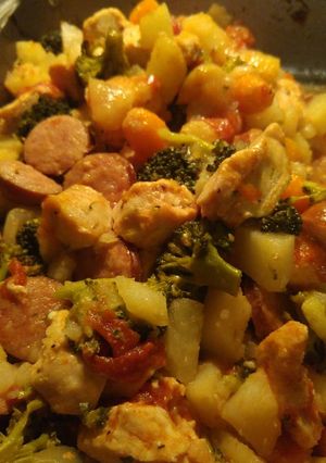 A picture of Chicken & Veggies One Pan.