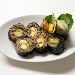 A picture of A Refreshing Summer Meal 🌿 Crispy Shrimp Soba Gimbap.