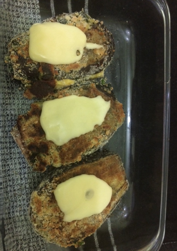 Una foto de Milanesas de berenjenas rellenas