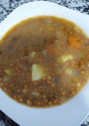 Foto principal de Lentejas con verduras y jamón (con mi toque)