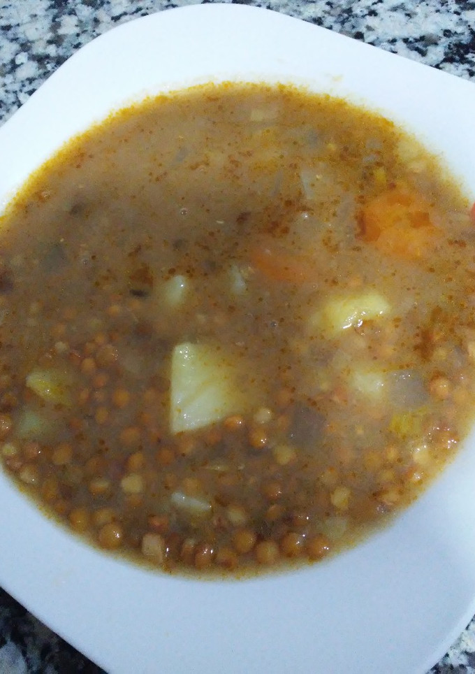 Una foto de Lentejas con verduras y jamón (con mi toque)