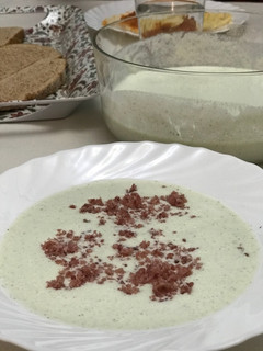 Una foto de Sopa fría de pepinos con la Thermomix 5