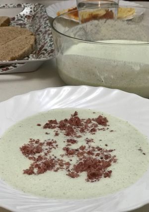 Una foto de Sopa fría de pepinos con la Thermomix 5