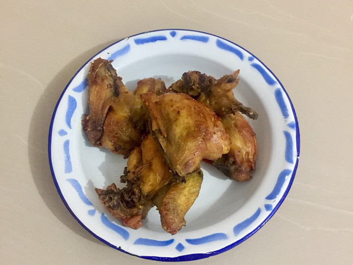 Langkah Mudah untuk Menyiapkan Ayam goreng ketumbar 🥘, Enak Banget