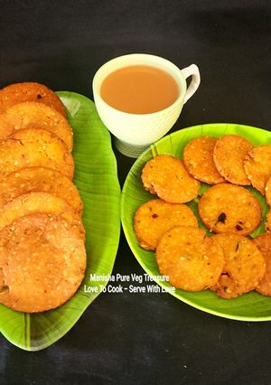 A picture of Nippattu - Crispy Rice Crackers.