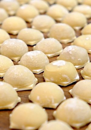 Фото Секреты вкусных пельменей: идеальное тесто и сочная начинка.