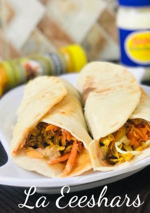 A picture of Chicken shawarma.