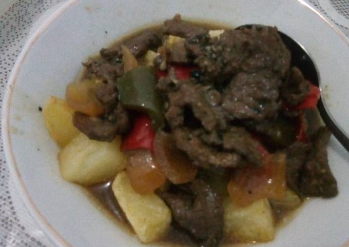 Semur daging lada hitam dan kentang