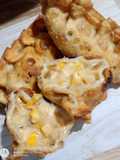 Empanadas de choclo y salsa blanca
