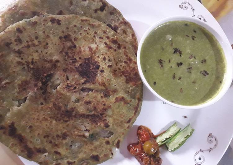 Recipe of Super Quick Homemade Stuff Green vegetables parantha with green dip
