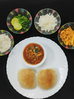 A picture of Misal Pav.