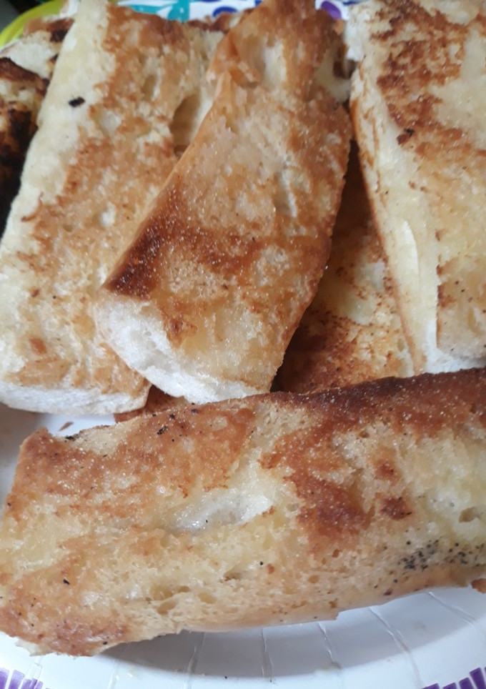 A picture of Butter Fried Cuban Bread.