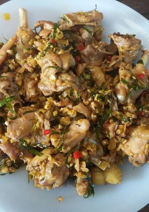 Hình của món Gà xào sả ớt siêu cay.
