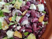 Une photo de salade haricots
