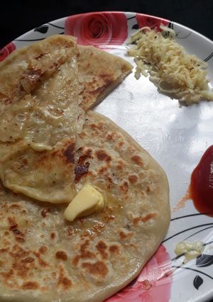 চিজ পরোটা (Cheese paratha recipe in bengali) রেসিপির প্রধান ছবি
