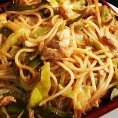 Chicken Noodles😋🍝 A picture of Chicken Noodles😋🍝.