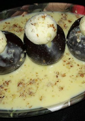 A picture of Kala jamun Rasgulla fusion.