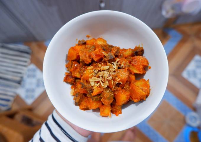 Cara Gampang Menyiapkan 3. Sambal Goreng Ati Sapi, Enak Banget