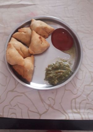 समोसा (samosa recipe in Hindi) रेसिपी मुख्य फोटो