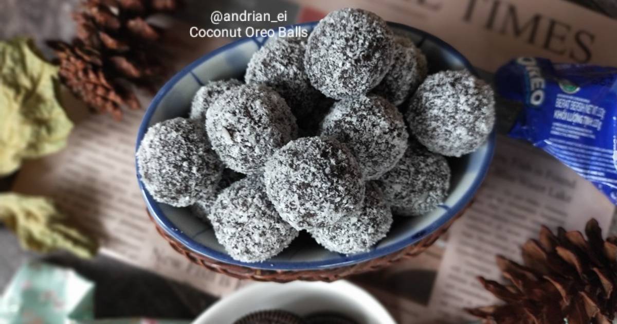 Oreo balls. Acorn Oreo balls.