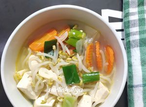 Foto resep 102. Sop Tahu Kecambah Ala Ibuk