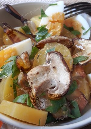 Une photo de Salade automnale de pommes de terre et cèpes