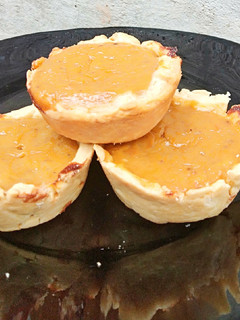 A picture of Pumpkin mini pies.