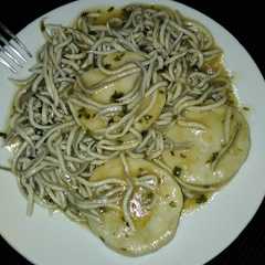 Una foto de Merluza con gulas