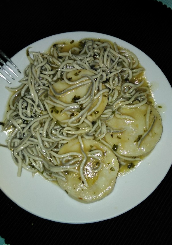 Una foto de Merluza con gulas