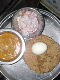 மட்டன் பிரியாணி (Mutton biryani recipe in tamil) செய்முறை முக்கிய புகைப்படம்